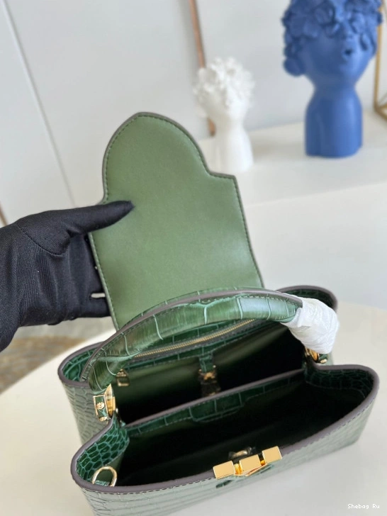 BB LOUIS CAPUCINES VUITTON 0710